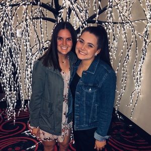 Meet your Posher, Alexis